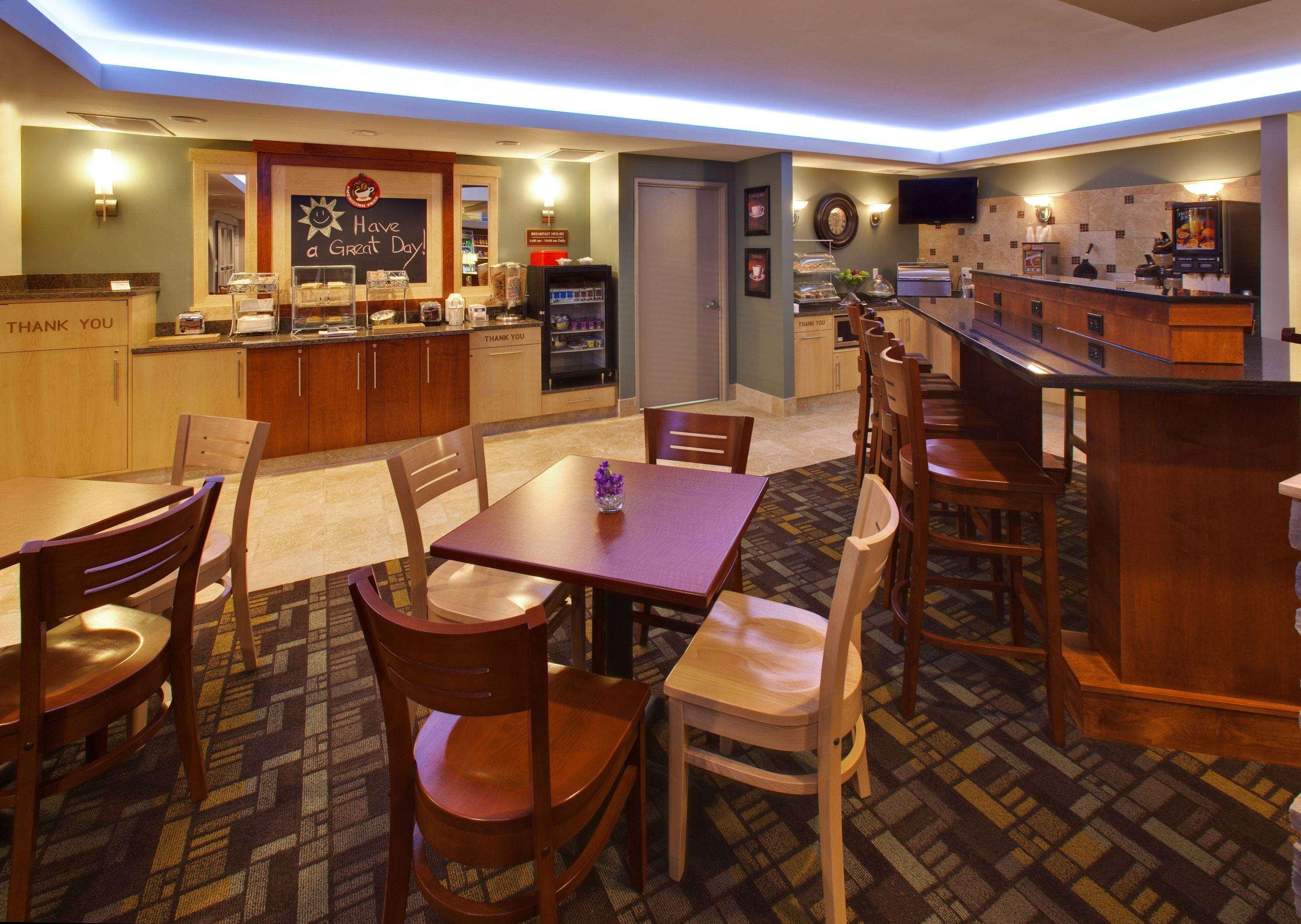 Americinn By Wyndham Fairfield Extérieur photo