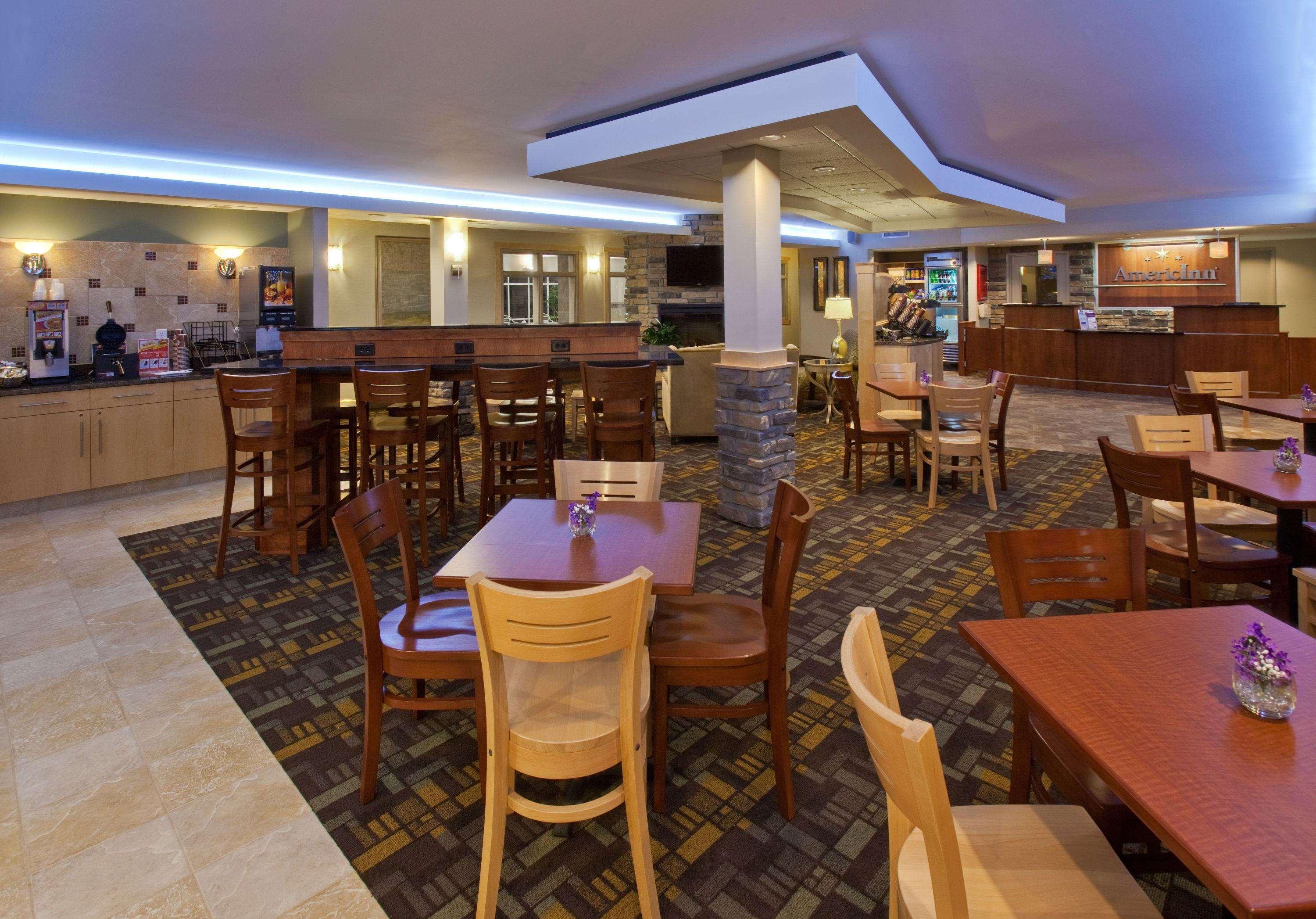 Americinn By Wyndham Fairfield Extérieur photo