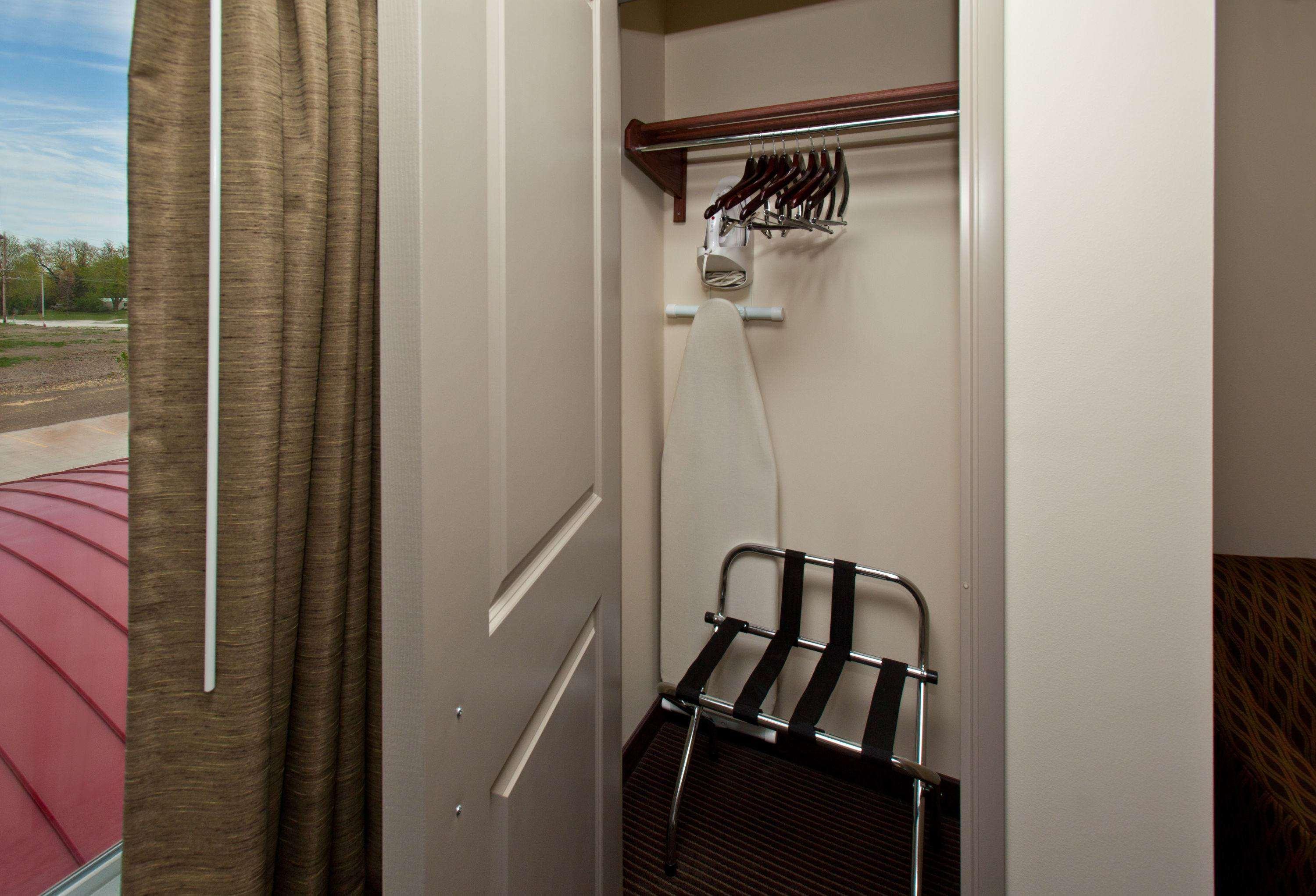 Americinn By Wyndham Fairfield Extérieur photo