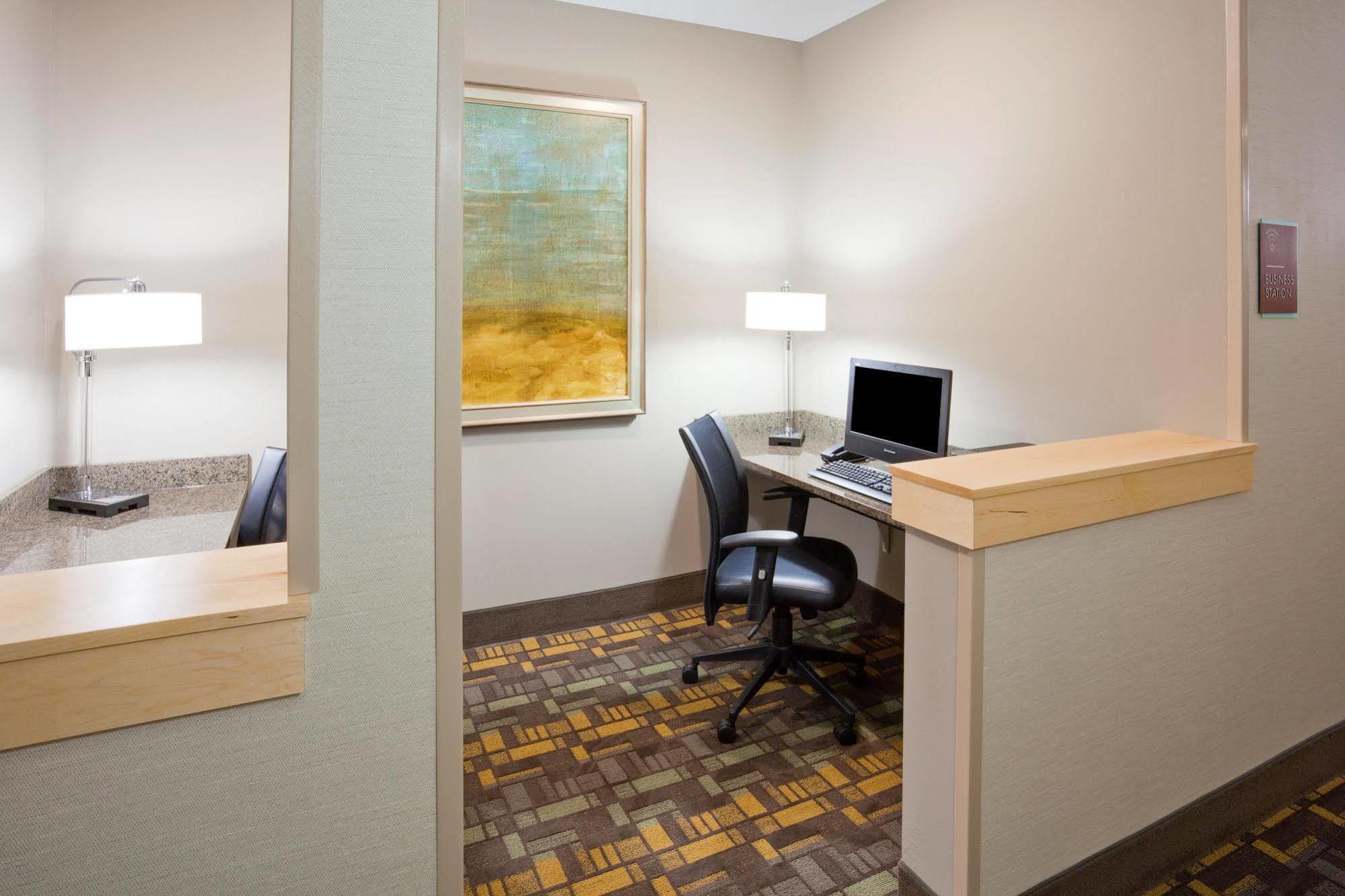 Americinn By Wyndham Fairfield Extérieur photo