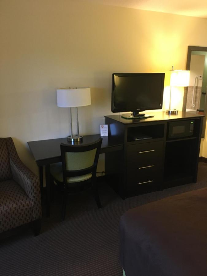 Americinn By Wyndham Fairfield Extérieur photo